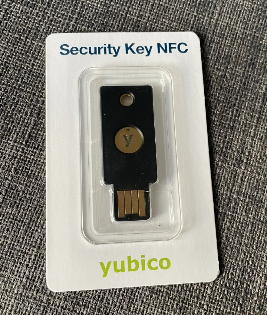 Hacker Yubico Security Key NFC – USB & NFC two-factor authentication device
